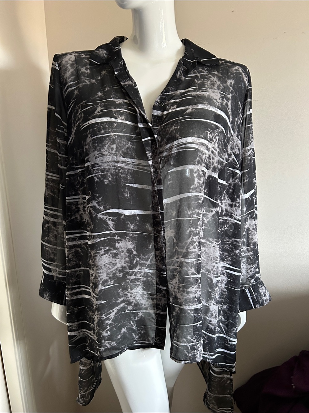 Vintage Penningtons MBLM Black and White Patterned Sheer Grunge Button Down 2x